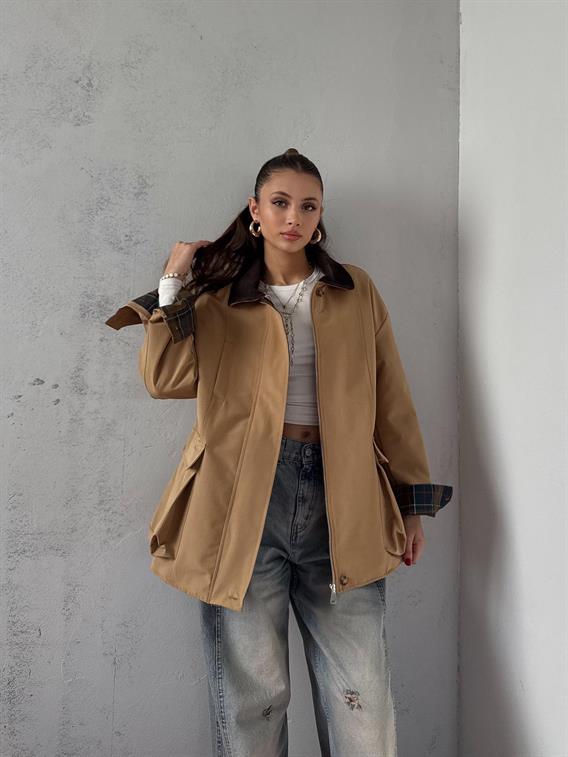 Elvar Yakası Kadife Detay Ekose Astarlı Camel Ceket