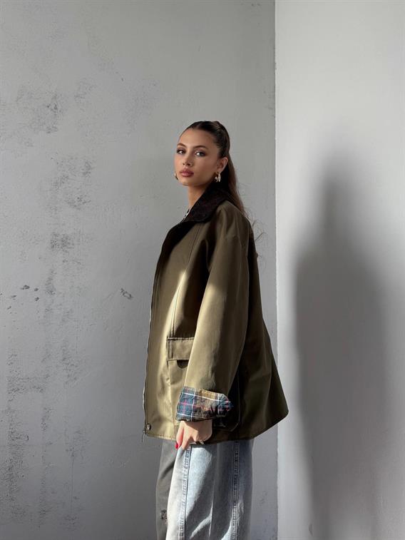 Elvar Yakası Kadife Detay Ekose Astarlı Haki Ceket