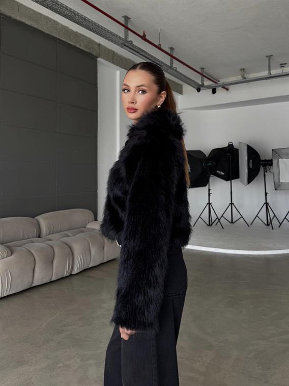 Elyora Dik Yaka Fermuar Detay Siyah Kürk Ceket