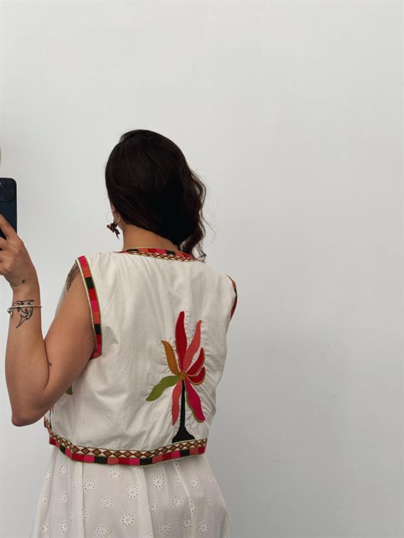 Harper Çiçek İşlemeli Beyaz Premium Kısa Yelek