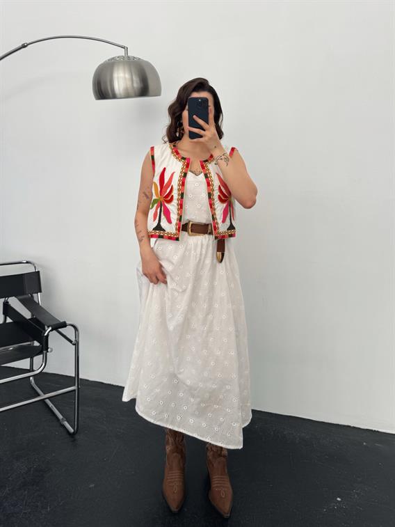 Harper Çiçek İşlemeli Beyaz Premium Kısa Yelek