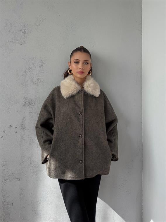 Luvet Yakası Kürk Detay Kısa Vizon Kaşe Ceket