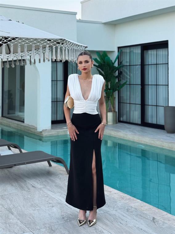 Midnight Omuz Vatkalı Büzgülü  Garnili Uzun Siyah-Beyaz Elbise