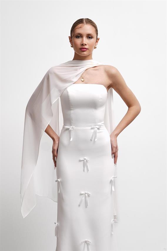 OWNIGHT Blis Straplez Fiyonk Detay Fularlı Beyaz Uzun Abiye 