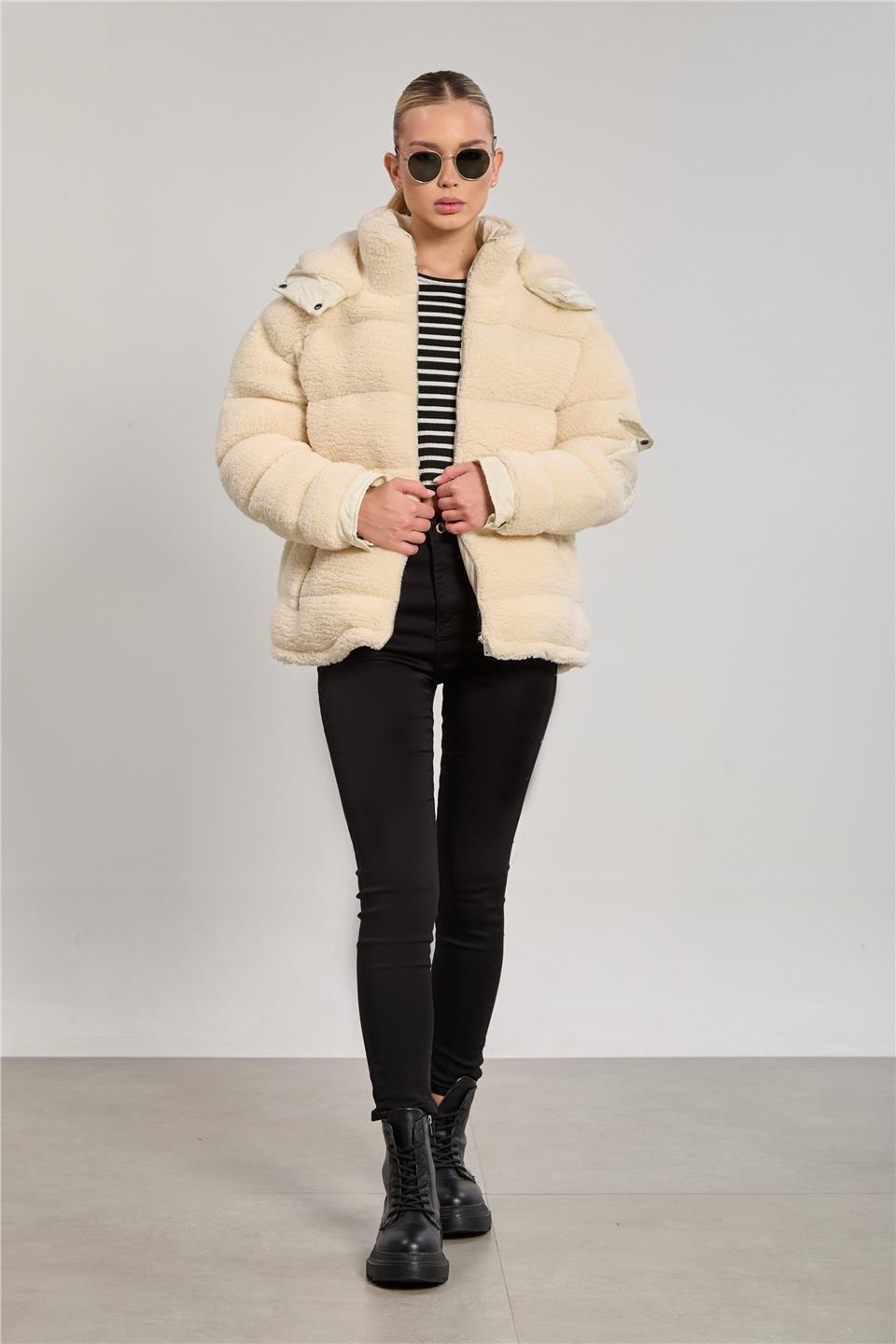 Kapüşonlu peluş kabartma şişme mont-2639 - Taş