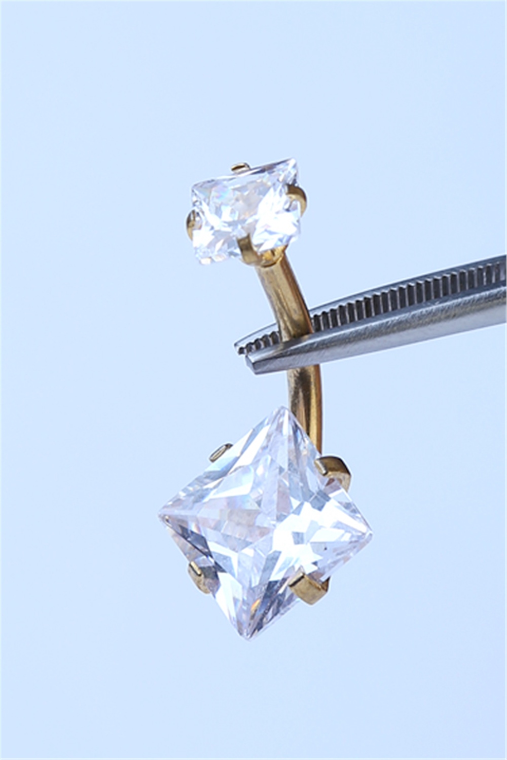 Beyaz Kare Taş Göbek Gold Piercing