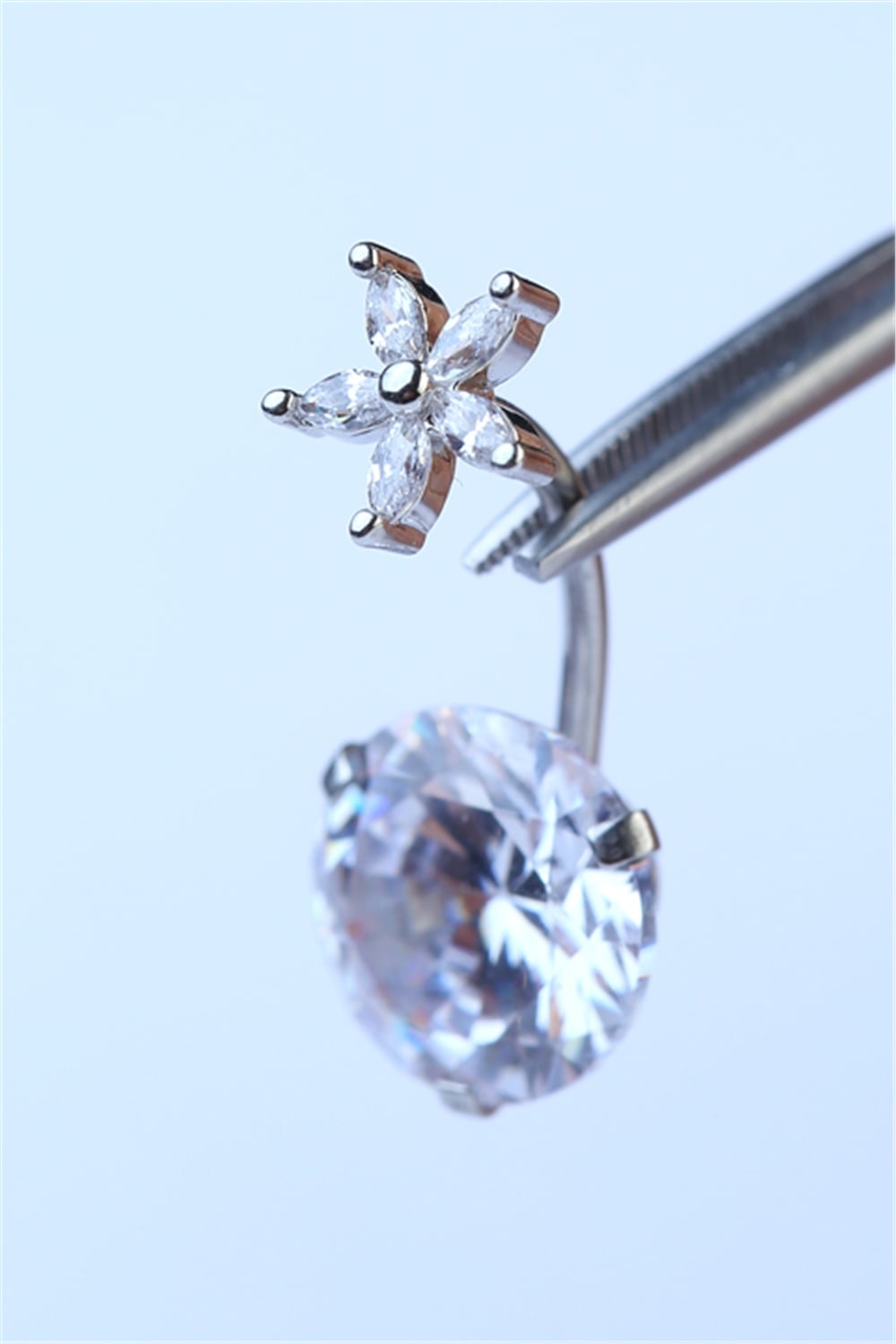 Çiçekli Beyaz Taş Göbek Silver Piercing