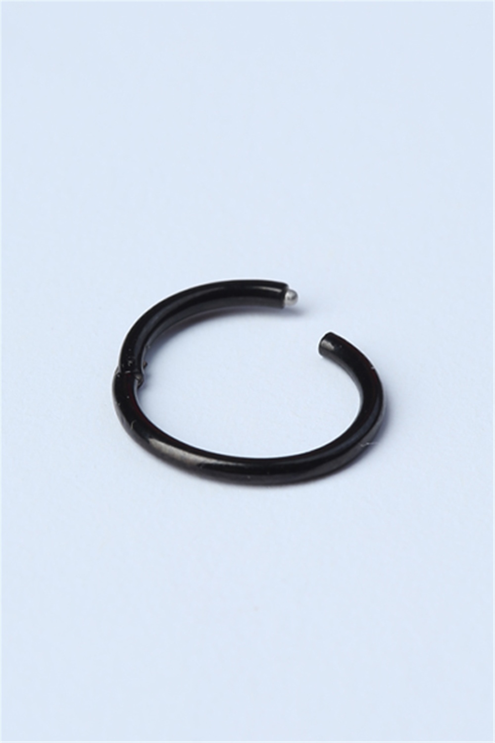 Düz Gizli Kilit Küçük Boy Halka Siyah Piercing
