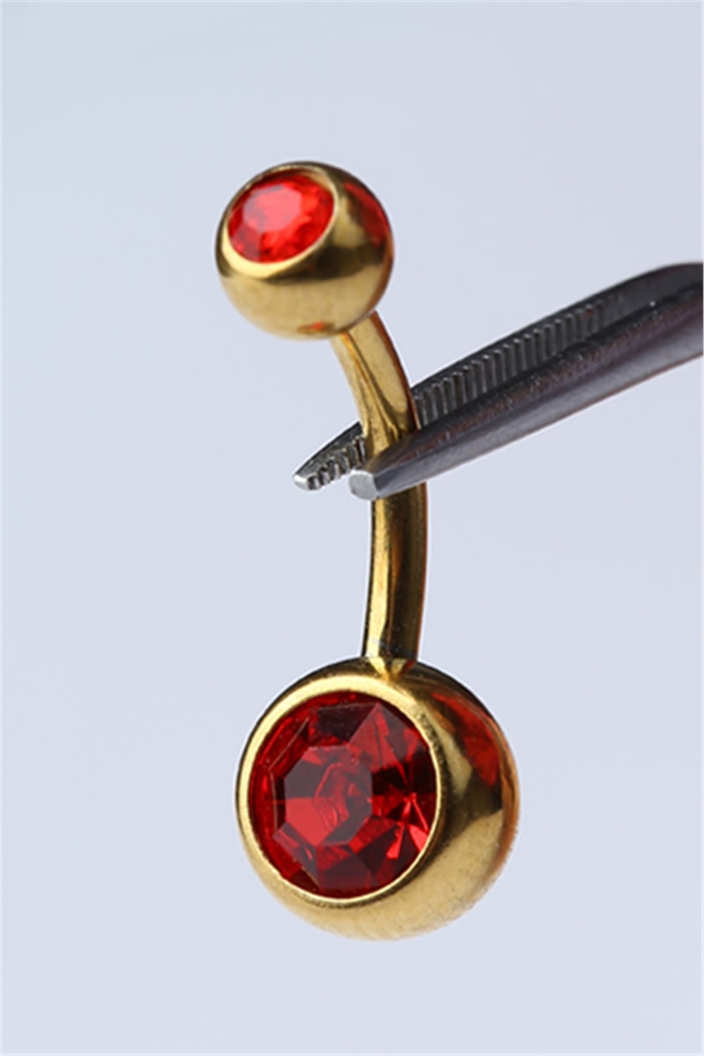 Düz Kırmızı Taşlı Göbek Gold Piercing