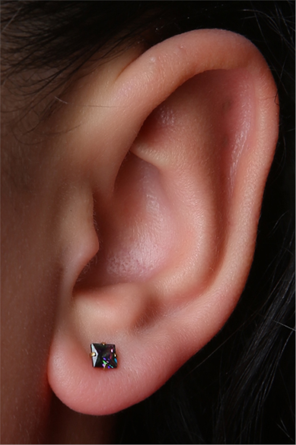 Kare Taş Koyu Hologram Gold Piercing