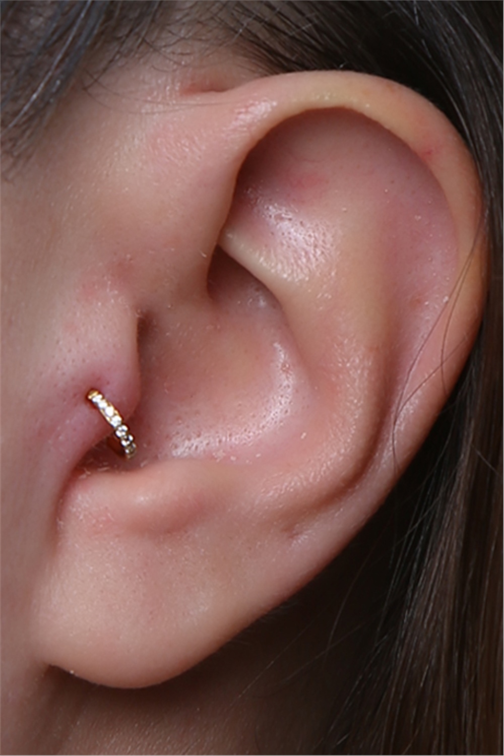 Önü Taşlı Gizli Kilit Halka Mini Boy Gold Piercing