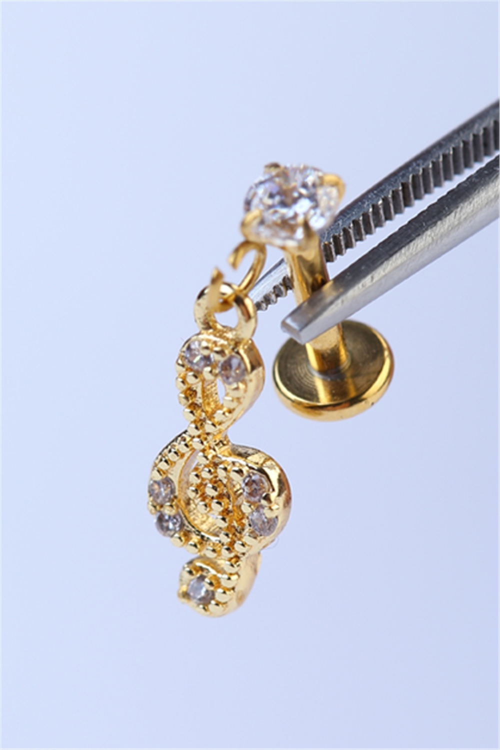 Sol Anahtarı Sallantı Labret Gold Piercing