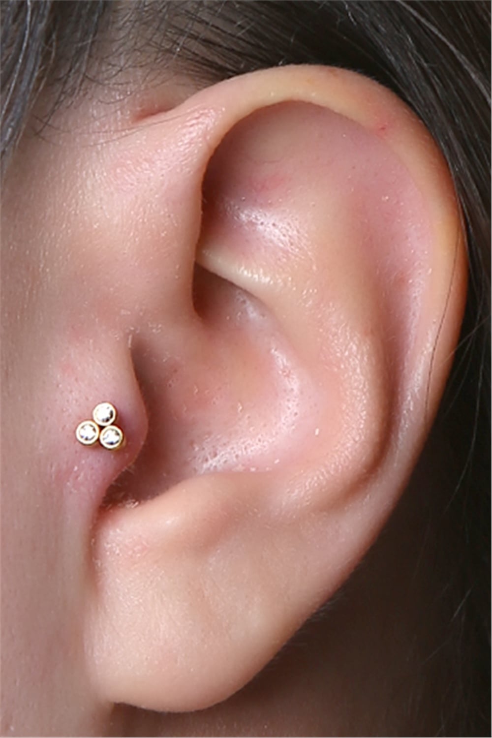 Üzüm Model Küçük Boy Labret Gold Piercing