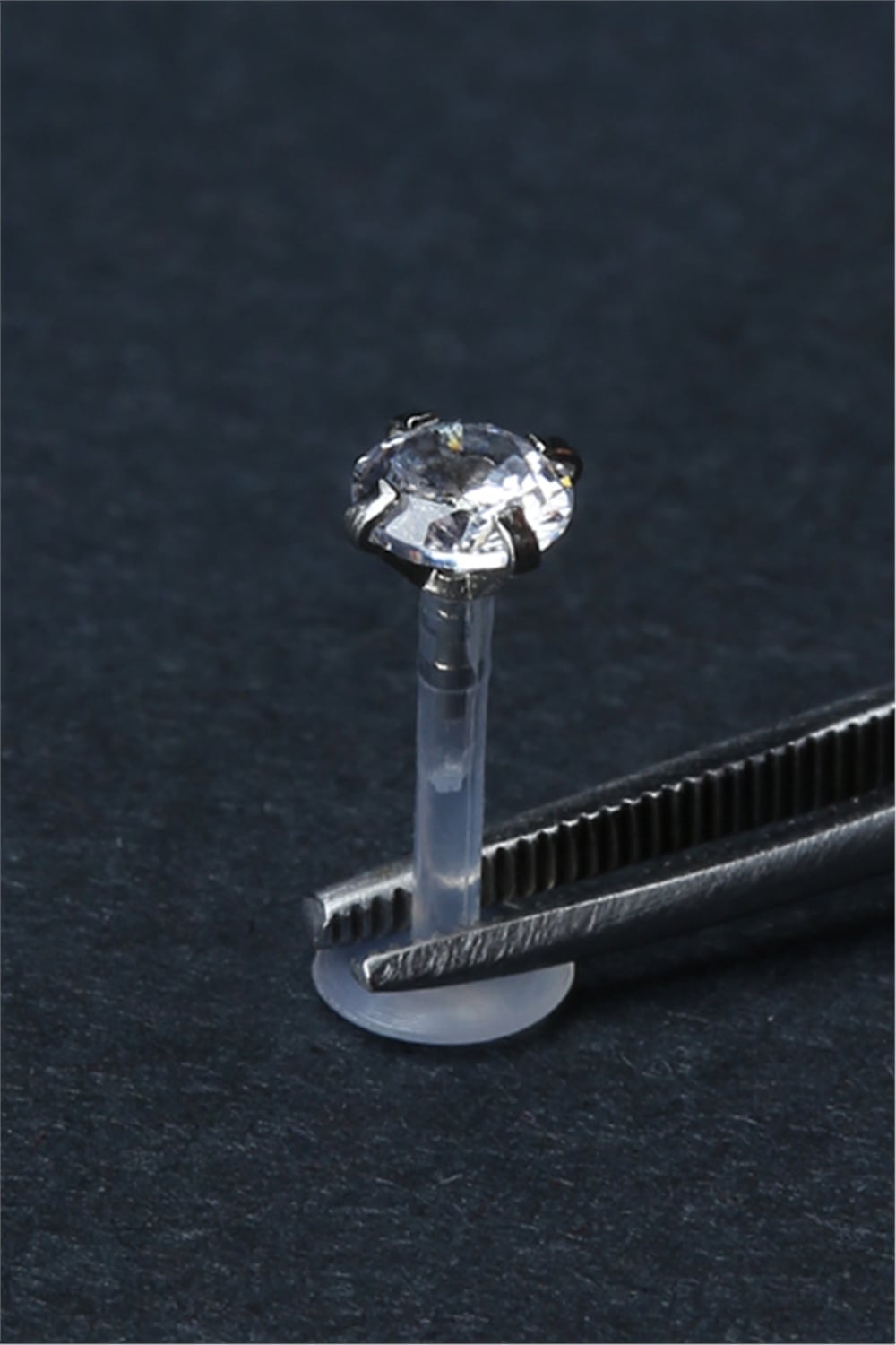 Yuvarlak Taş Labret Tedavi Piercing 