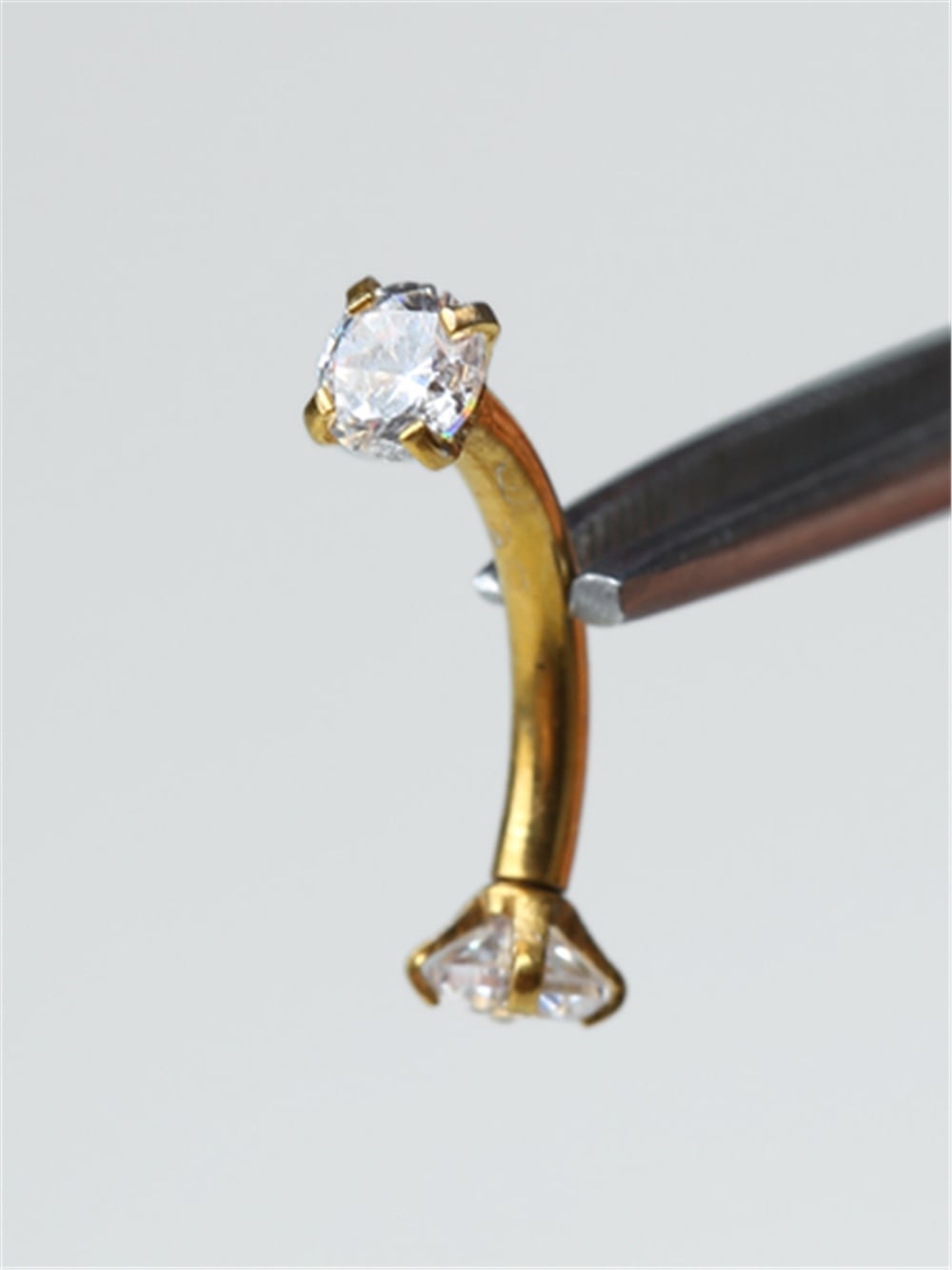 Yuvarlak Taşlı Kaş & Rook Gold Piercing 
