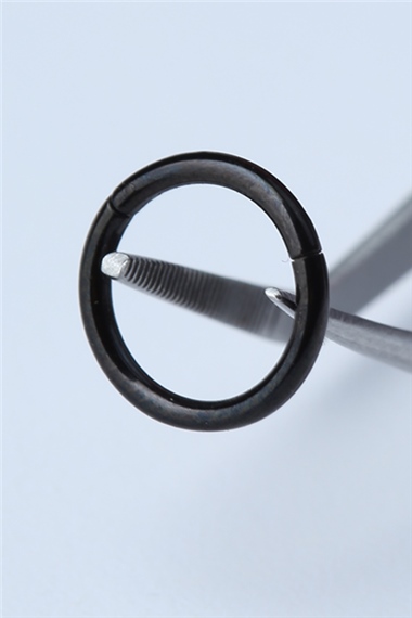 Düz Gizli Kilit Küçük Boy Halka Siyah Piercing