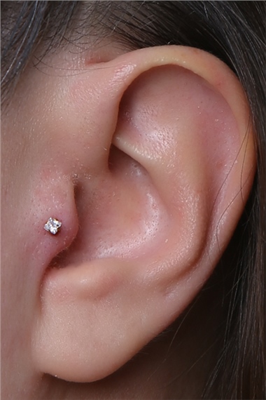 Kare Taş Labret Mini Boy Gold Piercing