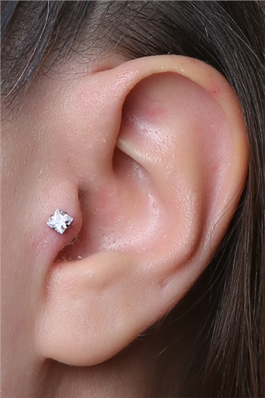 Kare Taş Labret Orta Boy Silver Piercing