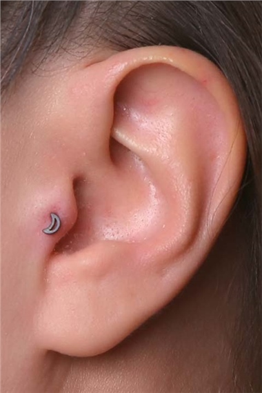 Midi Ay Siyah Piercing