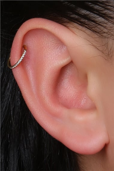 Önü Taşlı Gizli Kilit Orta Boy Halka Gold Piercing