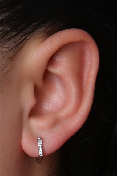 Taşlı Kare (Küpe) Silver Piercing