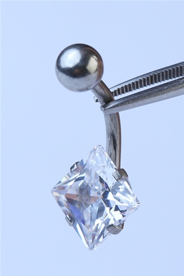 Toplu Beyaz Kare Taş Göbek Silver Piercing