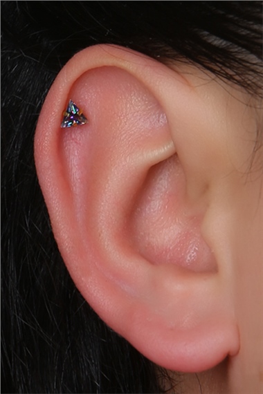 Üçgen Taş Koyu Hologram Gold Piercing