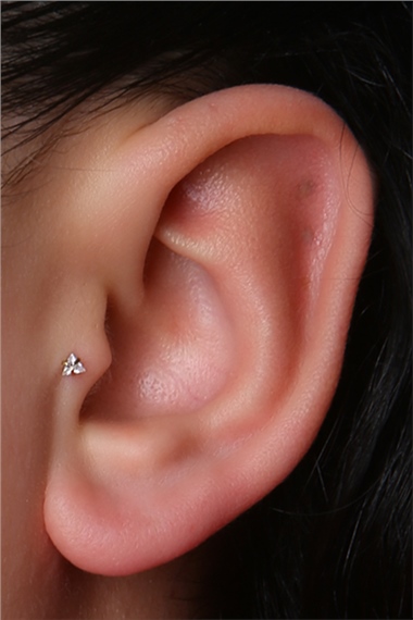 Üçgen Taş Labret Mini Boy Gold Piercing