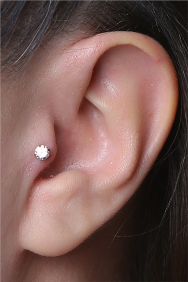 Yuvarlak Taş Labret Orta Boy Gold Piercing