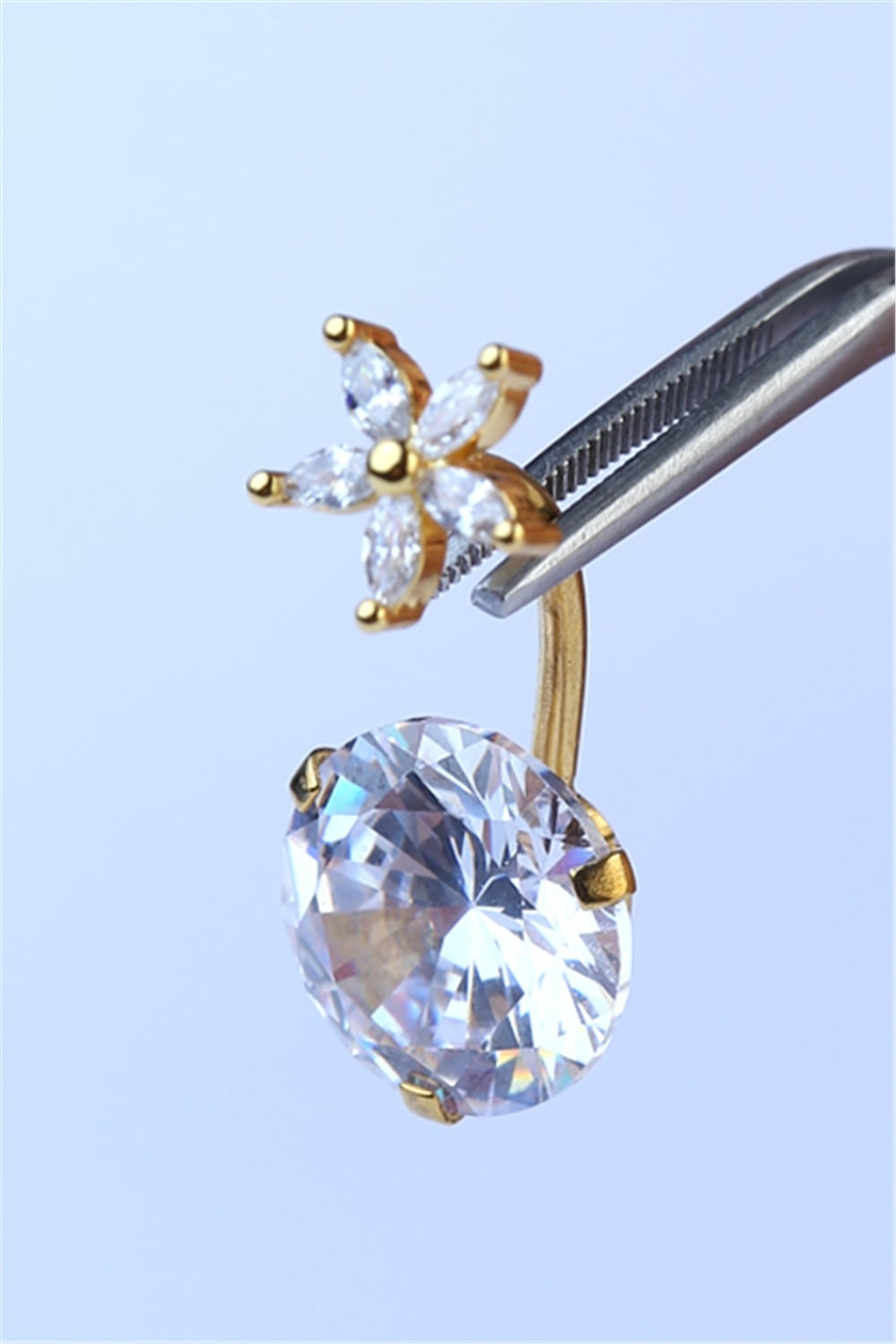 Çiçekli Beyaz Taş Göbek Gold Piercing