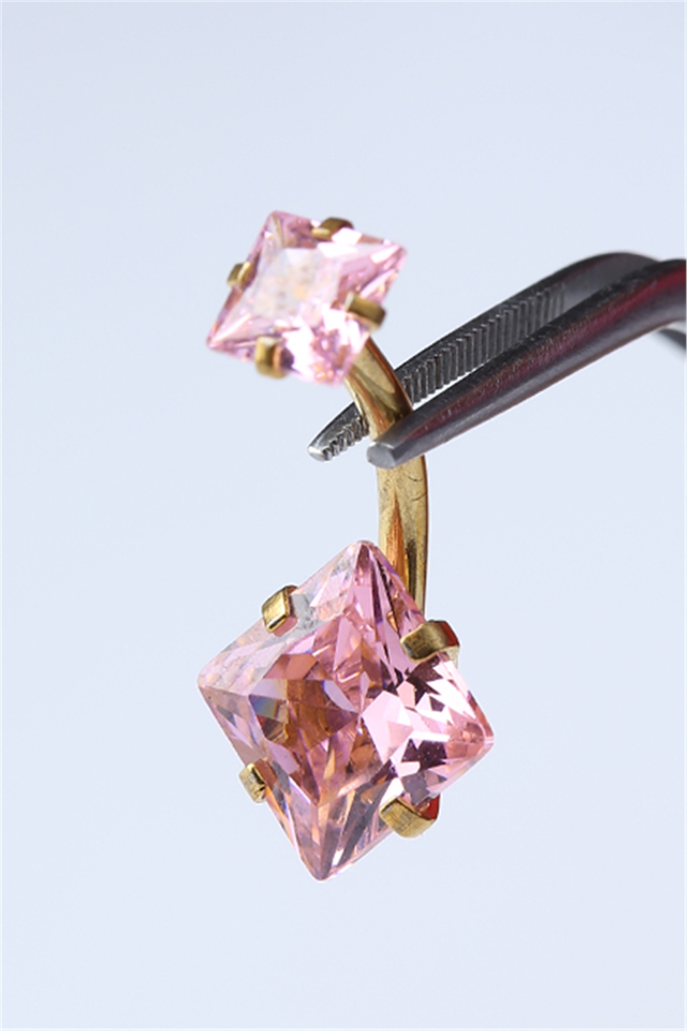 Pembe Kare Taş Göbek Gold Piercing