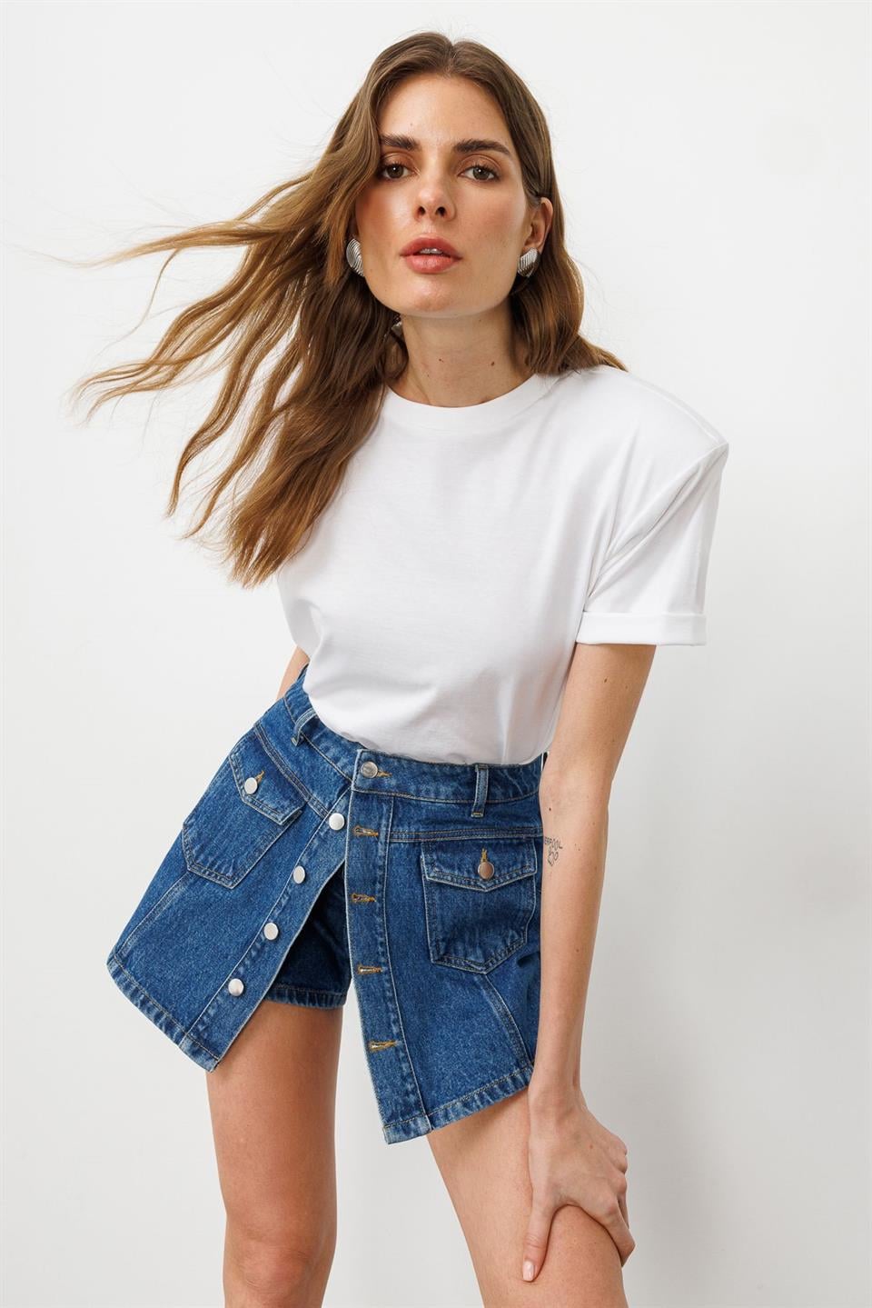 Mavi Önden Düğmeli Cepli Denim Mini Şort Etek