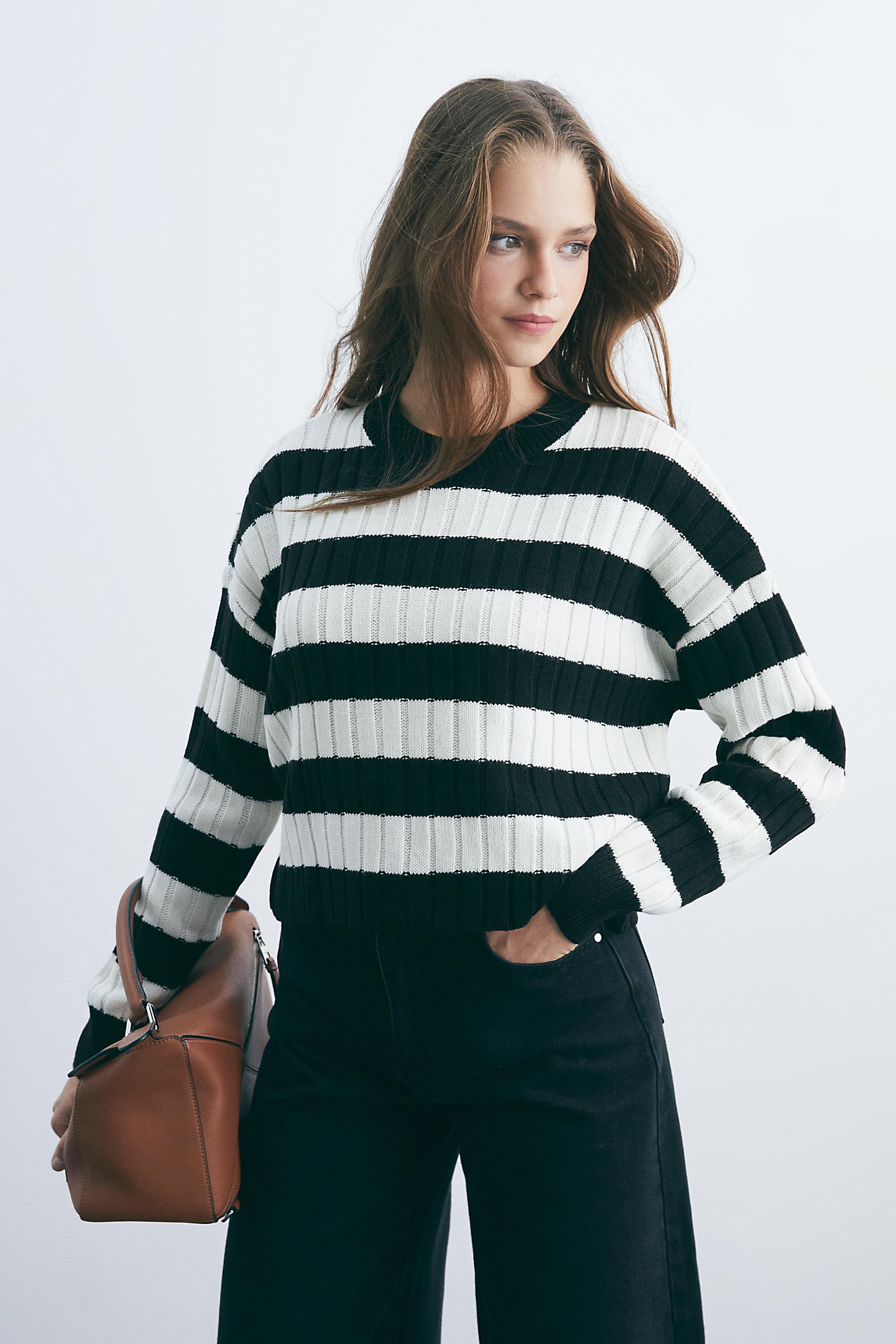 Siyah Beyaz Çizgili Kazak