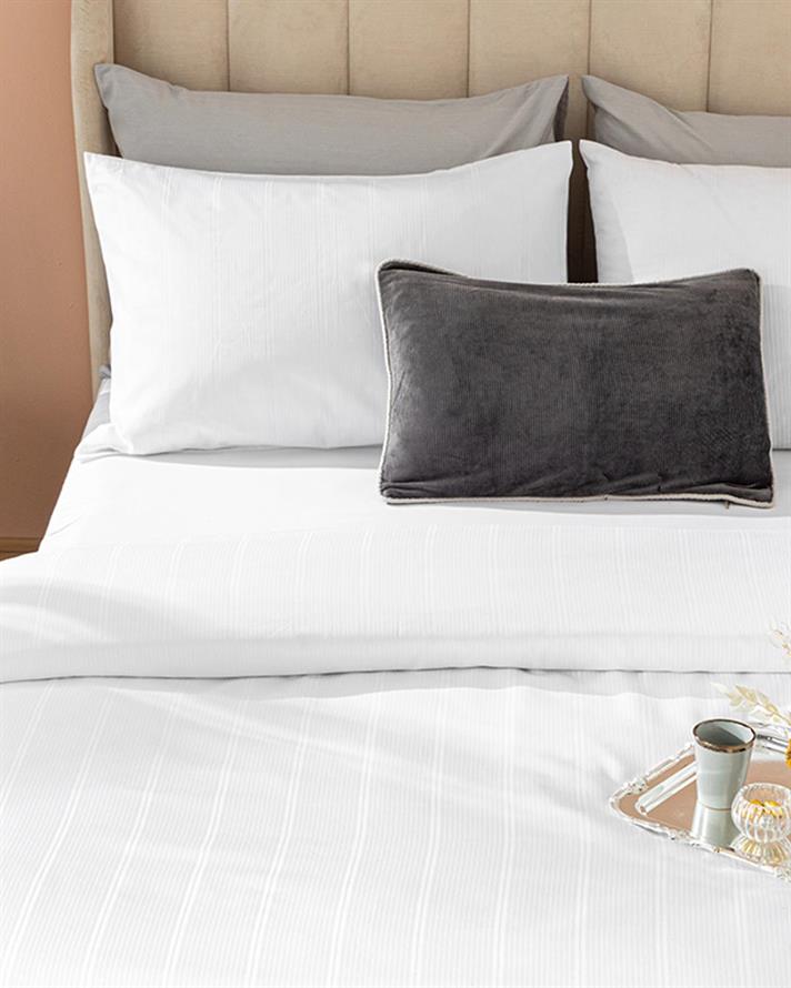  Lenjerie de pat completă, king size, Listra, bumbac satinat, 240x220 cm/ 180x200 cm/ 50x70 cm, Alb