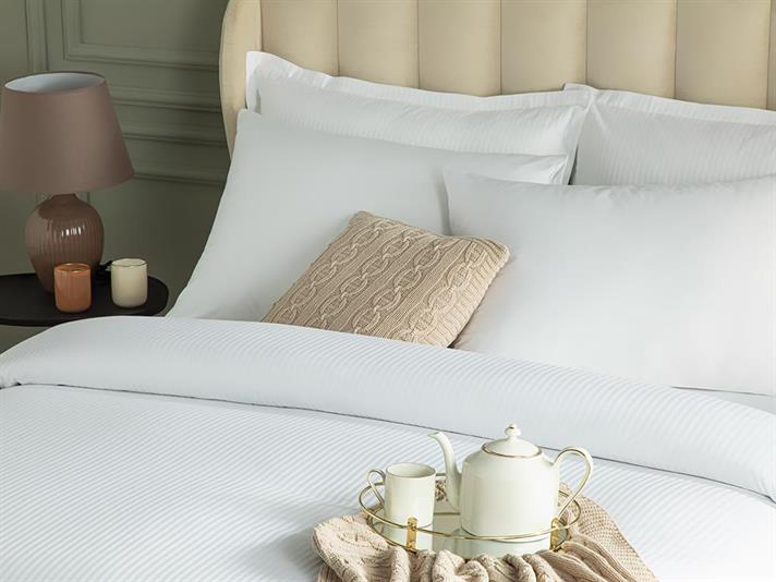  Lenjerie de pat completă, pentru două persoane, Deluxe, bumbac satinat cu dungi jacquard, 200x220 Cm, alb