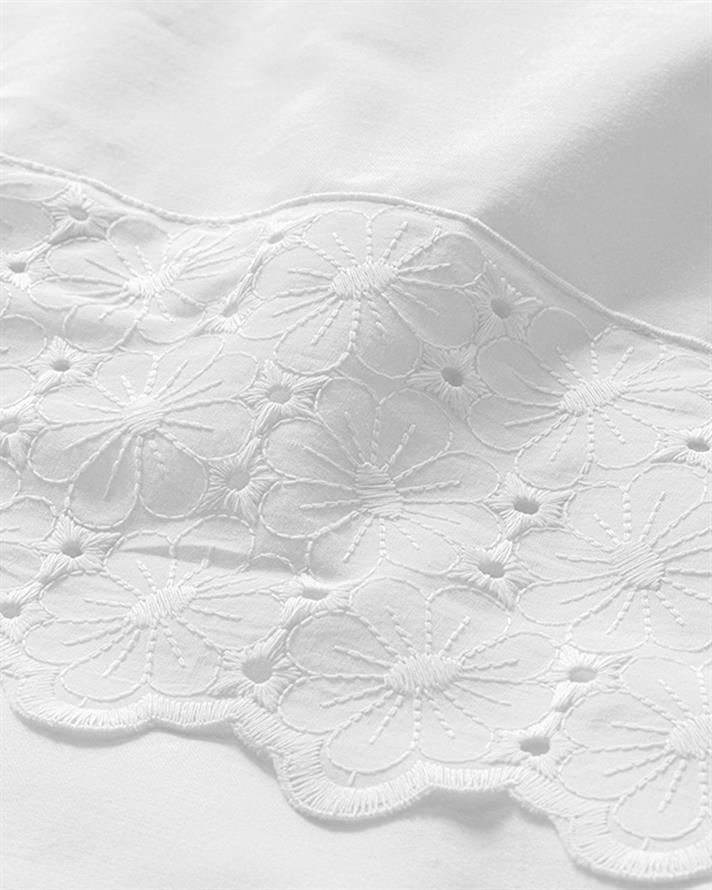  Lenjerie de pat completă, pentru două persoane, Laris,Bumbac satinat cu broderie, 200x220 cm, Alb