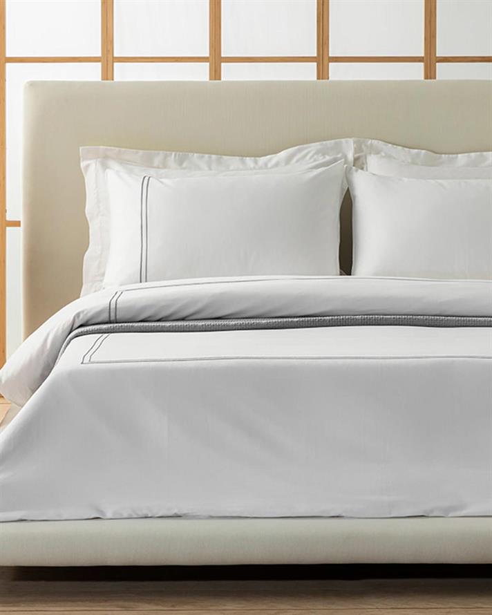  Lenjerie de pat completă, pentru două persoane, Freya, Bumbac satinat cu broderie, 200x220 cm, Alb