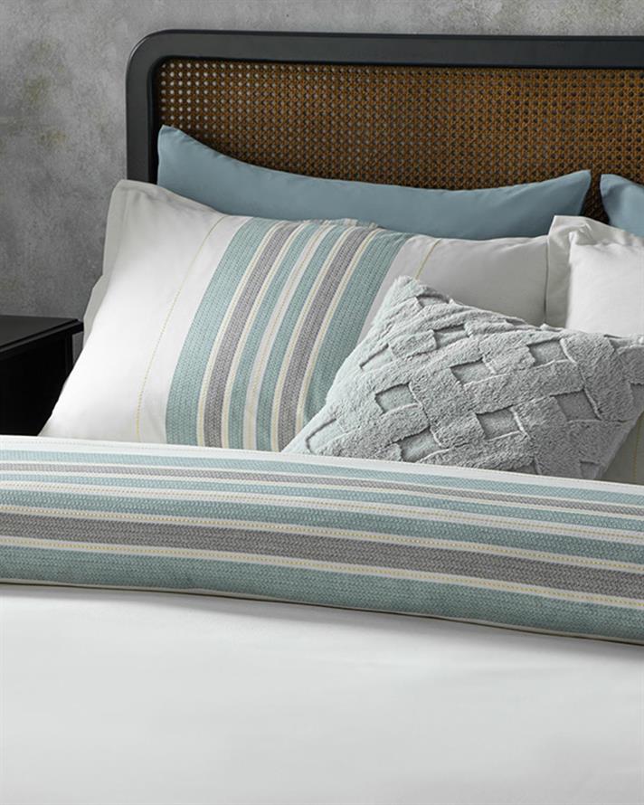  Lenjerie de pat completa pentru doua persoane, Grand, bumbac-viscoza-poliester, 200x220 cm/160x200 cm/50x70 cm , auriu