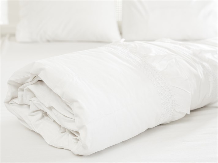 Alita Cu Volane Double Lenjerie De Pat 200x220 cm Alb