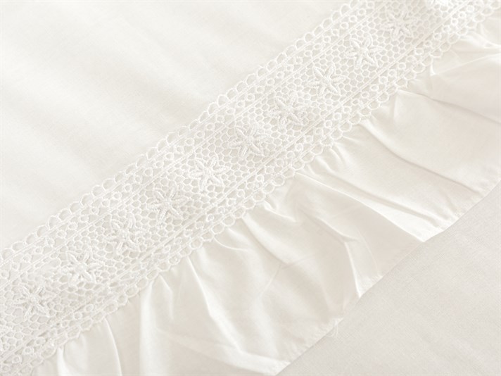 Alita Cu Volane Double Lenjerie De Pat 200x220 cm Alb