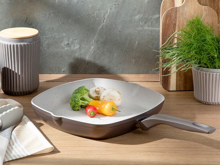 Alure Granite Grill Pan 28 cm Brown