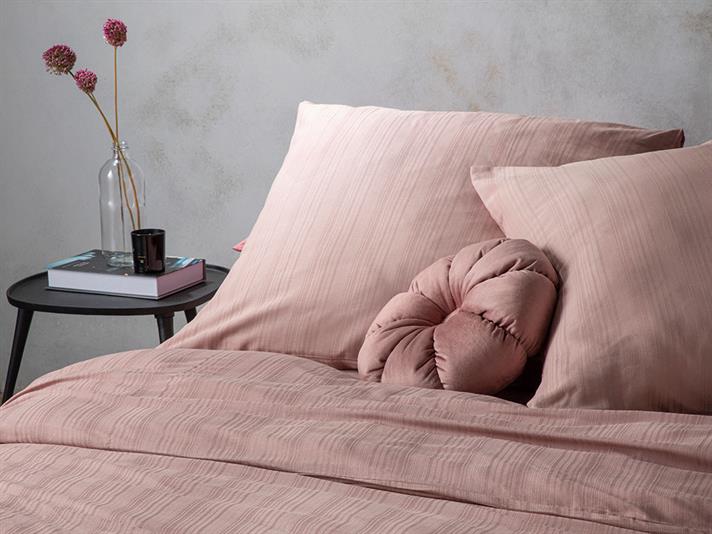 auroră Silky Touch Double Set Lenjerie De Pat 200x220 cm + 80x80 cm Culoarea Trandafirului Uscat.