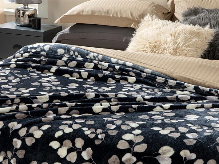 Autumn Twigs Pressured Super Soft For One Person  PĂTURĂ 150x200 cm Black.