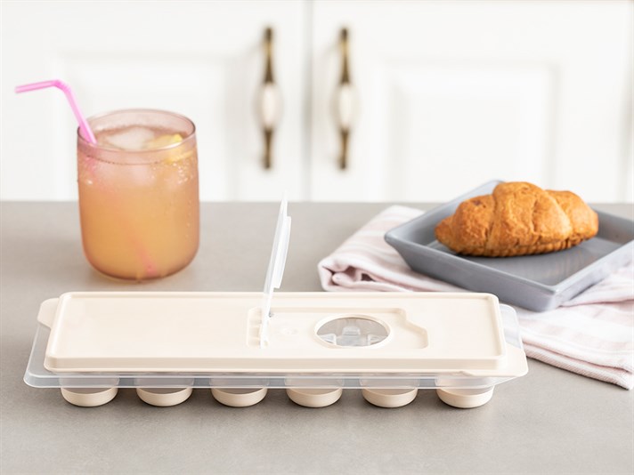 Basic Plastic Capped Ice Mould 26x9 cm Beige