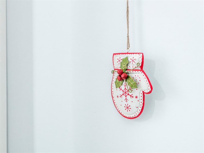 Joy Metal Glove Hanging Decoration 10 cm Red