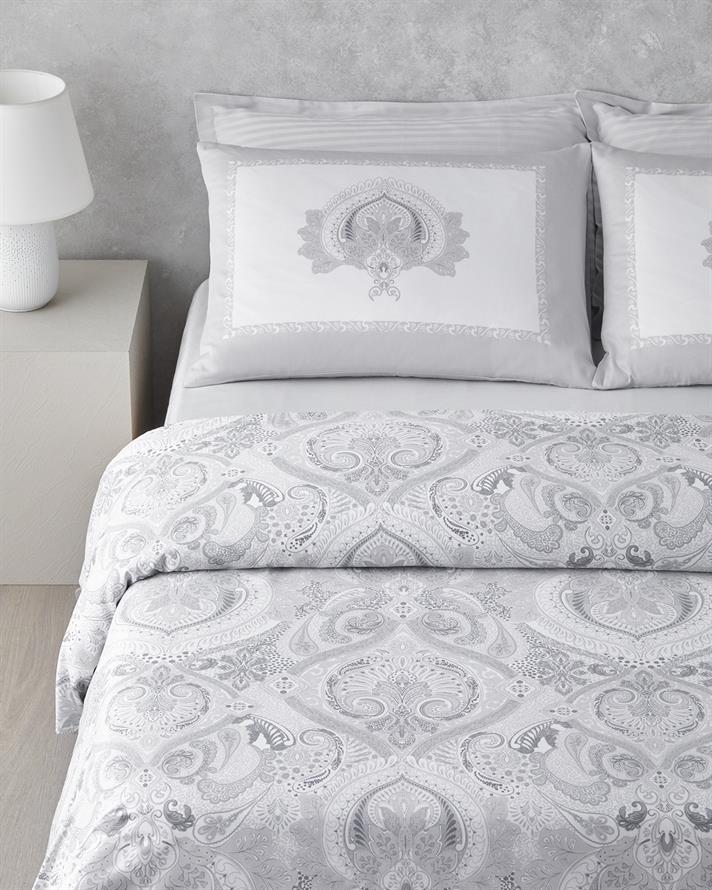 Paisley Serenade Bumbac Satinat Double Set Lenjerie De Pat 200x220 cm Argintiu
