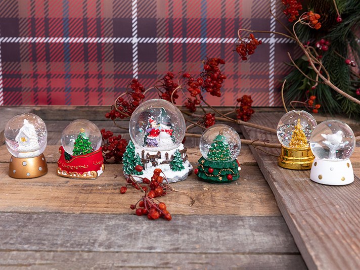 Sweet Home Snow Globe White