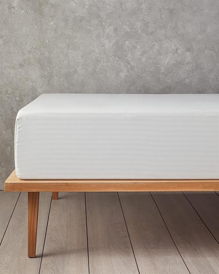 Cearceaf cu elastic, king size, Classy Stripe, bumbac-poliester, 180x200 cm, alb