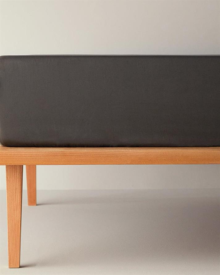 Cearceaf cu elastic, king size, Micell, bumbac satinat, 180x200 cm, antracit