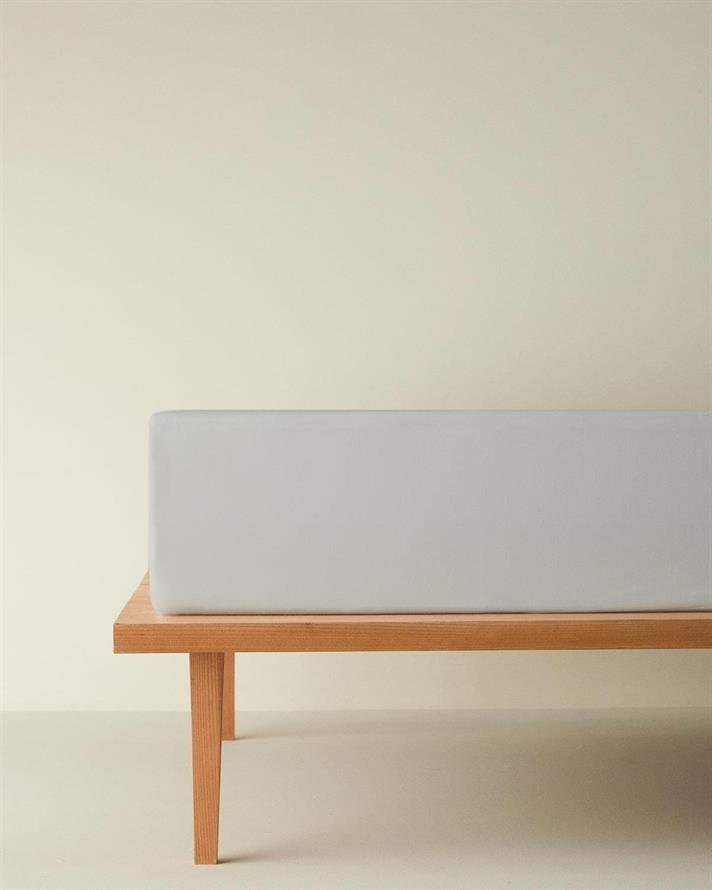 Cearceaf cu elastic, pat dublu, Novella, bumbac-viscoză, 160x200 cm, gri